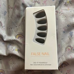 fake nails